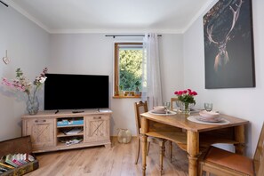 Dining - Apartment 'Spreequartier' with Lake View, private Terrace and Wi-Fi (Malschwitz)