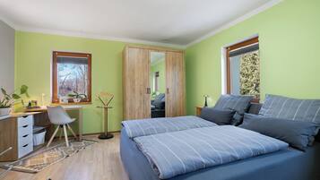 1 bedroom, free WiFi, bed sheets