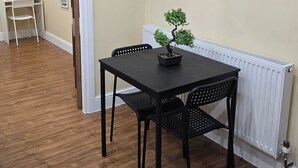 Dining - Walsall Town Centre Stylish Apartment (Walsall)