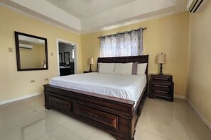 2 chambres, fer et planche Ă repasser, Wi-Fi, literie fournie