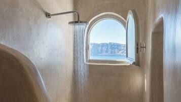 Suihku, hiustenkuivaaja, pyyhkeet