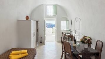 2 makuuhuonetta, silitysrauta/-lauta, vauvan matkasänky, ilmainen Wi-Fi