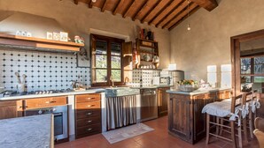 Villa | 4 bedrooms - Villa Jasmine 8 Emma Villas (Massarosa)