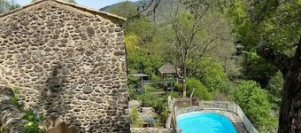 Gîte l'Ardèche en Bord de Rivière avec Cascade - Domaine au Ch'ti Ardéchois
