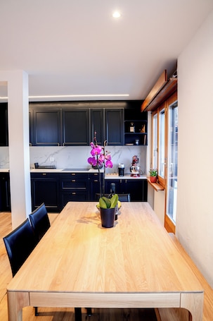 Apartment, Lake View | In-room dining