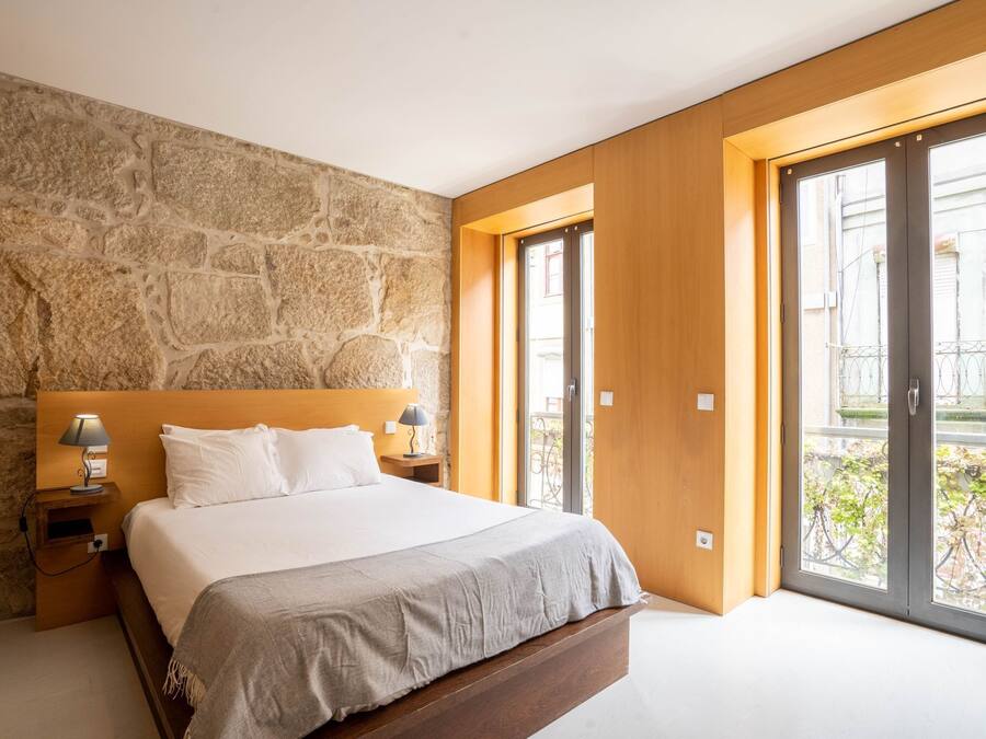 Caja de seguridad en la habitación y escritorio