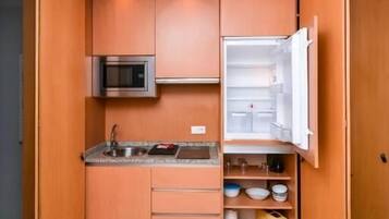 1 bedroom, in-room safe, desk, laptop workspace