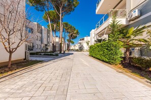 Apartment | 3 bedrooms - Spacious Apartment by the Beach - Tulipani (Ishëm)