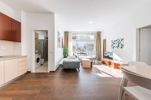 Apartment | 3 bedrooms - Spacious Apartment by the Beach - Tulipani (Ishëm)