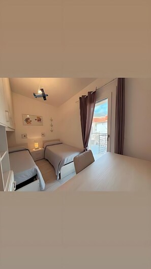 2 bedrooms, bed sheets