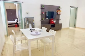 2 habitaciones, tabla de planchar con plancha y wifi