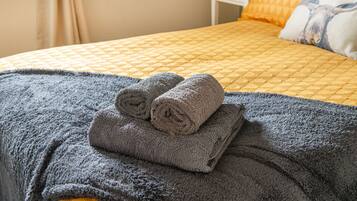 2 bedrooms, free WiFi, bed sheets