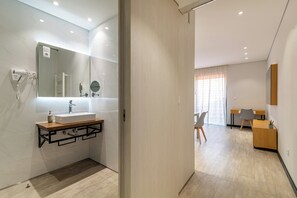 Standard Apartment, 1 Bedroom | Bathroom | Shower, toilet paper