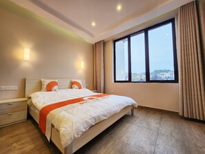 Estudio, vista a la montaña | Wifi gratis 