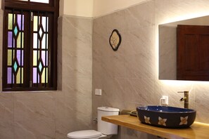 Duplex, City View | Bathroom | Free toiletries, hair dryer, towels, soap