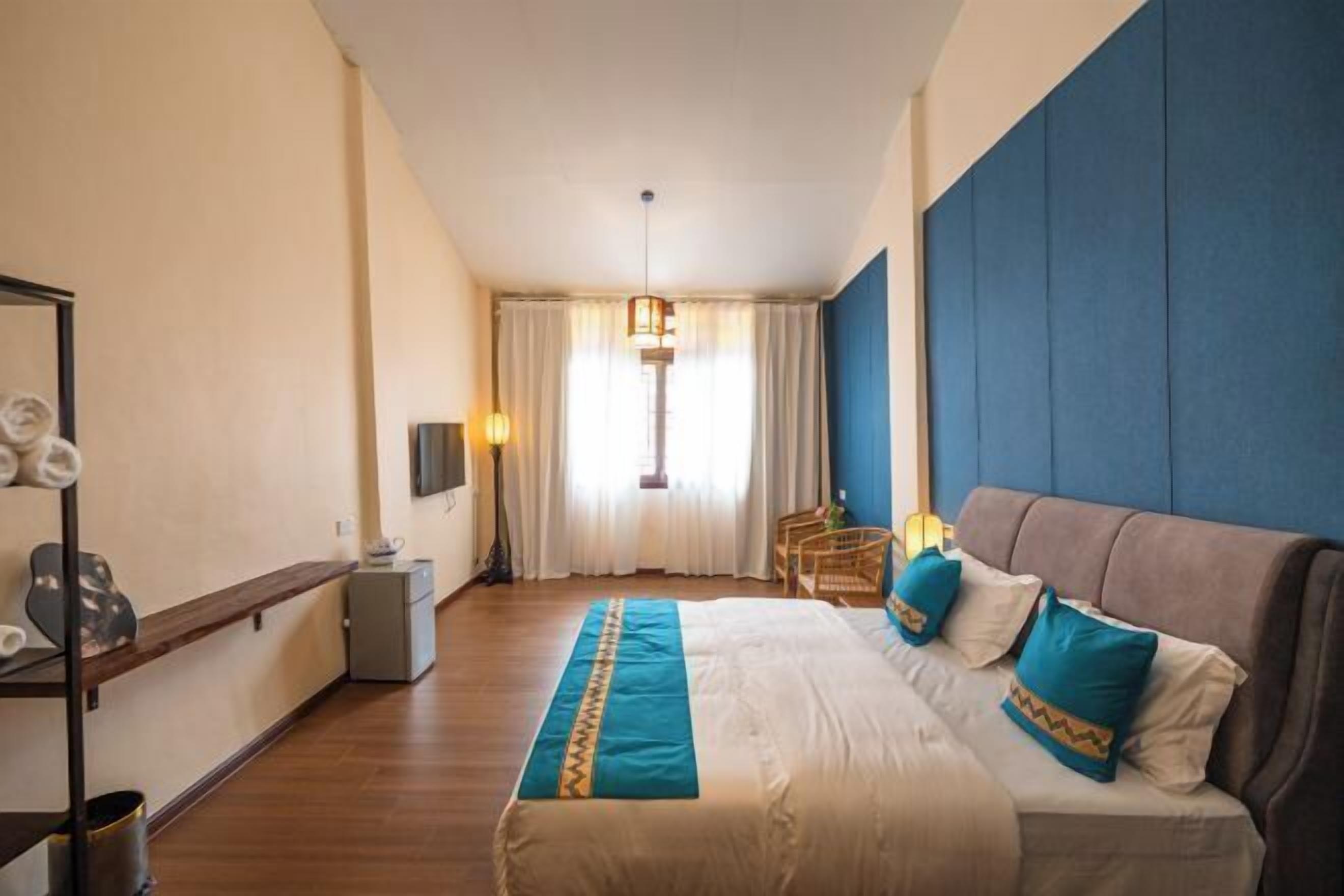 Blackout drapes, soundproofing, iron/ironing board, free WiFi