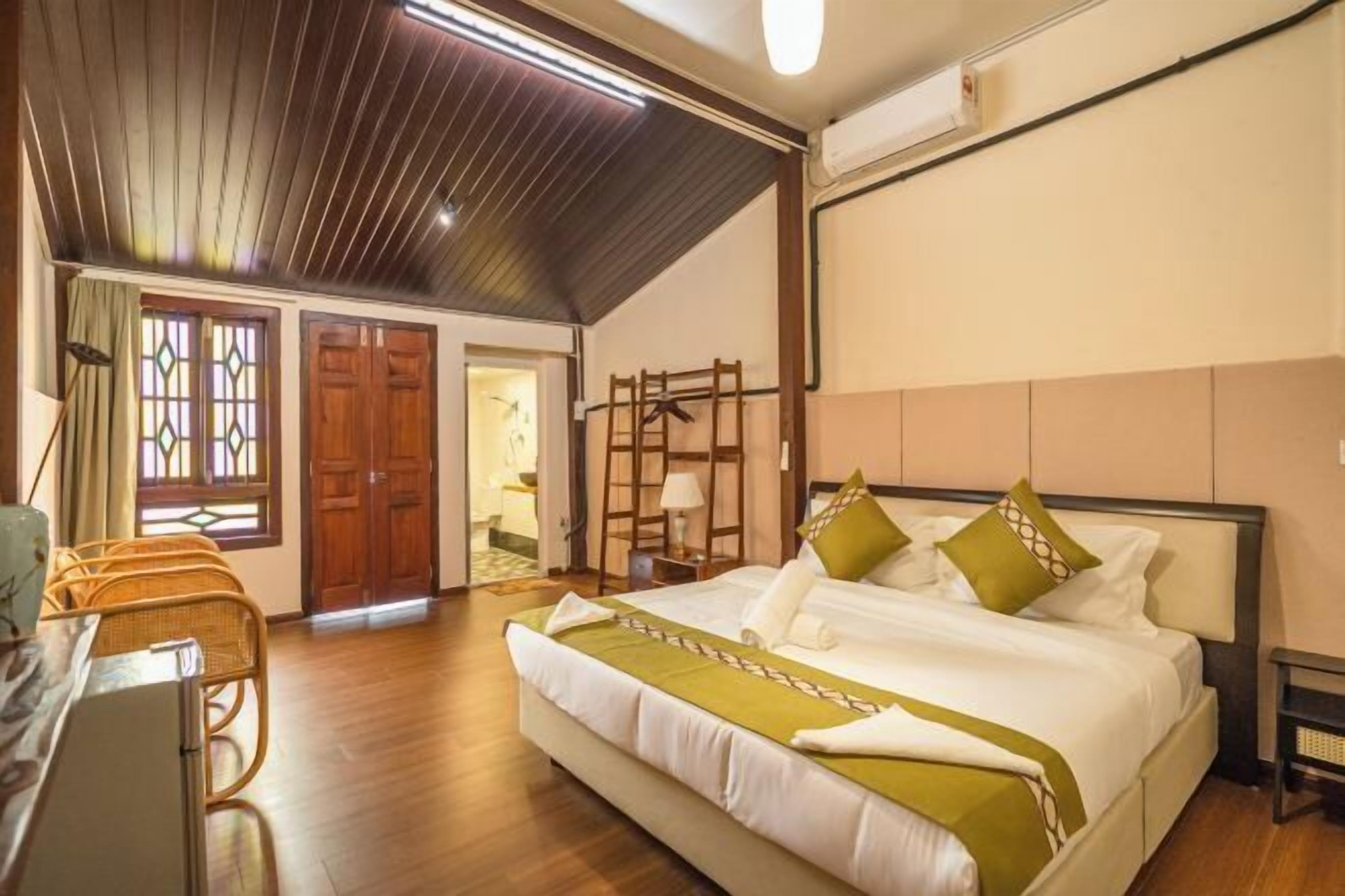 Blackout drapes, soundproofing, iron/ironing board, free WiFi