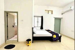 1 habitación, tabla de planchar con plancha y wifi 