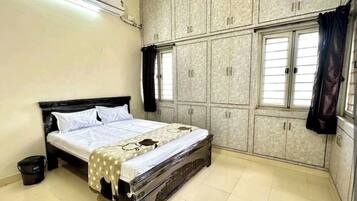 1 bedroom, iron/ironing board, WiFi