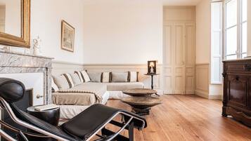 Luksus-firemannsrom, hageutsikt | Skrivebord for bærbar PC og wi-fi (inkludert)