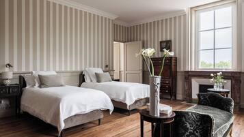 Luksus-firemannsrom, hageutsikt | Skrivebord for bærbar PC og wi-fi (inkludert)