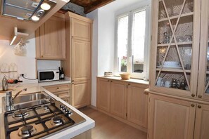 Fridge, oven, stovetop, dishwasher - Bellagio Countryside - Fully equipped apartment between lake and mountain (Bellagio)