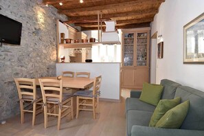 Dining - Bellagio Countryside - Fully equipped apartment between lake and mountain (Bellagio)