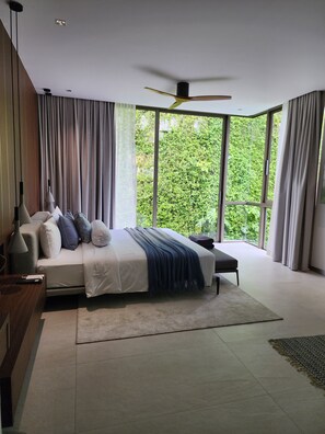 3 Schlafzimmer, Schreibtisch, Bügeleisen/Bügelbrett, WLAN