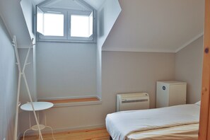 基本共用宿舍 | 客房內保險箱、遮光布/窗簾、熨斗/熨衣板、免費無線上網