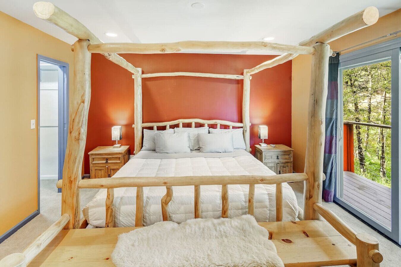 3 bedrooms, desk, iron/ironing board, travel crib