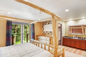 3 habitaciones, escritorio y tabla de planchar con plancha