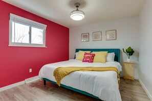 6 bedrooms, desk, iron/ironing board, free WiFi