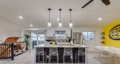 Pop Art Oasis | Karaoke, Mini Golf, Hot Tub & Pool