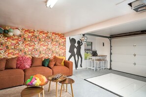 Smart TV, table football, ping pong