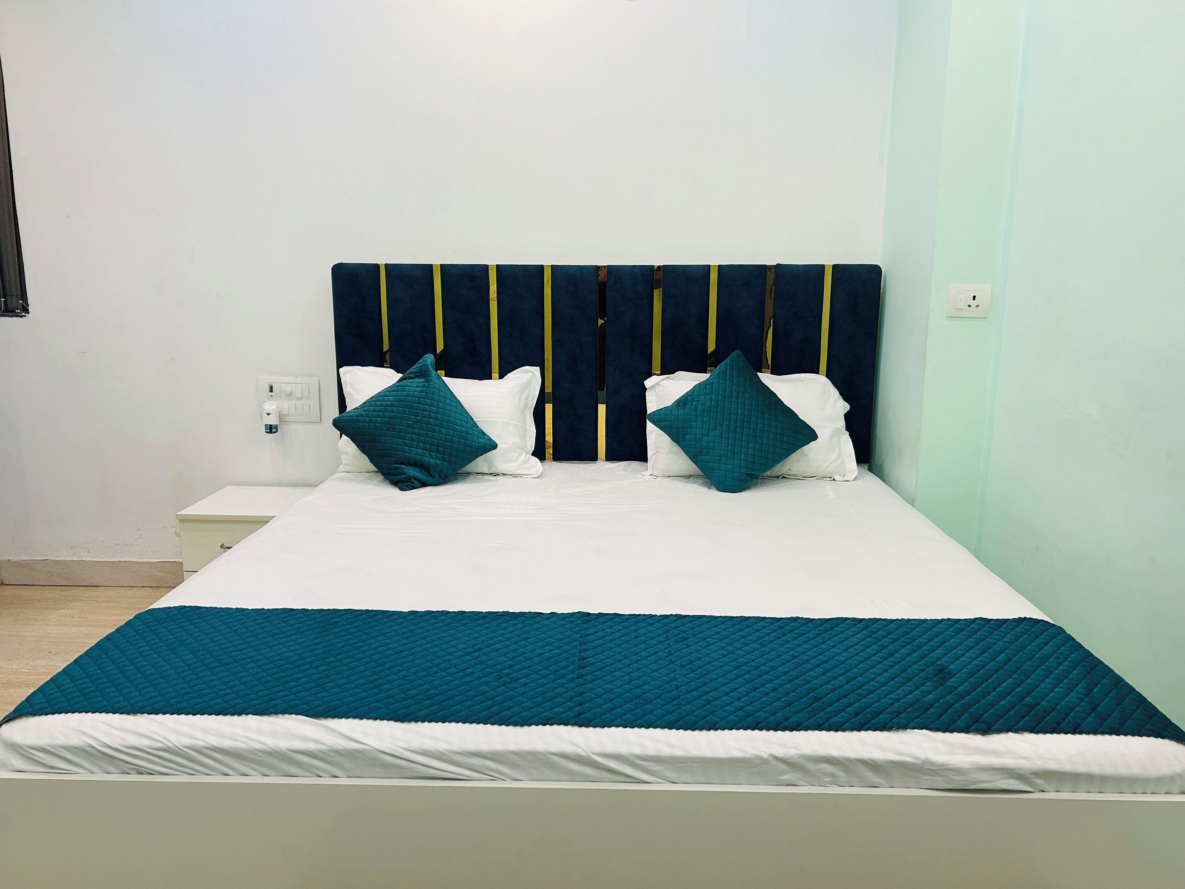 Double Room | Egyptian cotton sheets, premium bedding, individually decorated