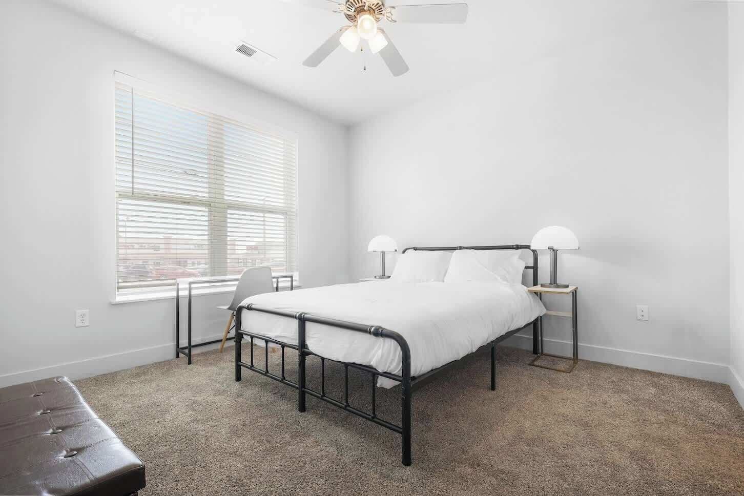 2 dormitoris, planxa i posts de planxar, wifi i roba de llit 