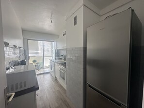 Fridge, microwave, oven, dishwasher - ASCOT, two-bedroom apartment near the sea (Cannes)