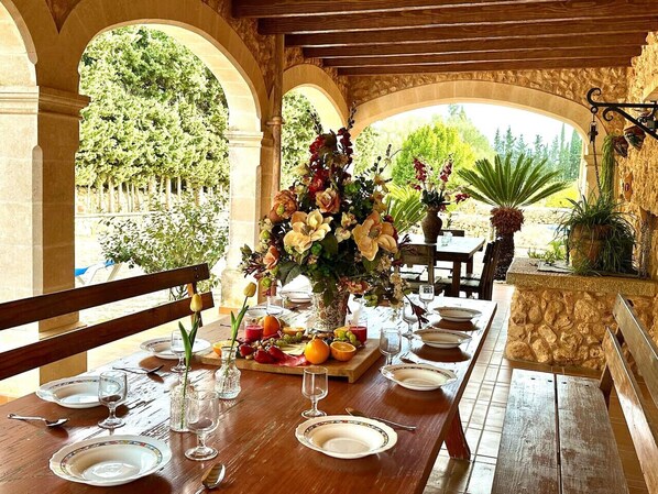 Outdoor dining - Villa La Toscana lujo (PM)