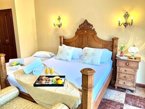 Desk, WiFi - Villa La Toscana lujo (PM)