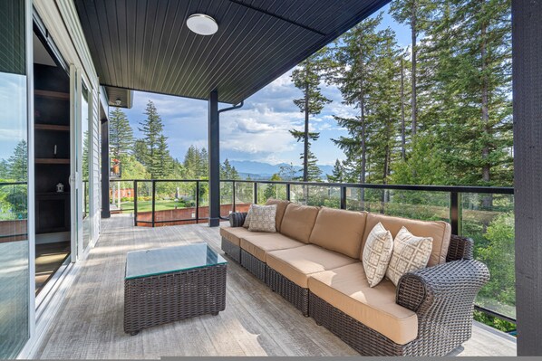 House - Chic Retreat in Agassiz (Harrison Mills)