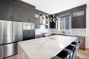 House - Chic Retreat in Agassiz (Harrison Mills)