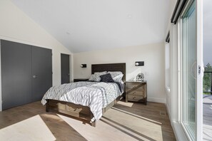 House, Smoking - Chic Retreat in Agassiz (Harrison Mills)