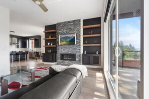 House - Chic Retreat in Agassiz (Harrison Mills)