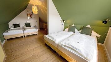 3 dormitorios, escritorio, tabla de planchar con plancha y wifi