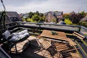 Outdoor dining - "Wellenwind" - your retreat at the Deichkieker guesthouse - pets allowed (Wangerland)