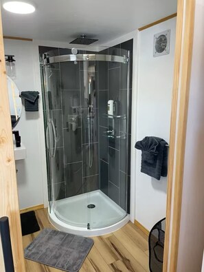 Unclassified image, 4 of 18, button