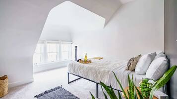 4 habitaciones, caja de seguridad en la habitación y escritorio