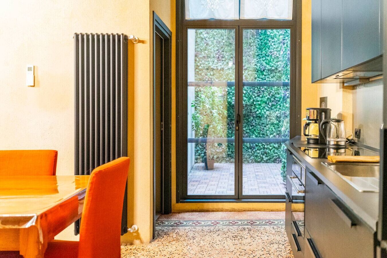 雪櫃、微波爐、焗爐、爐具