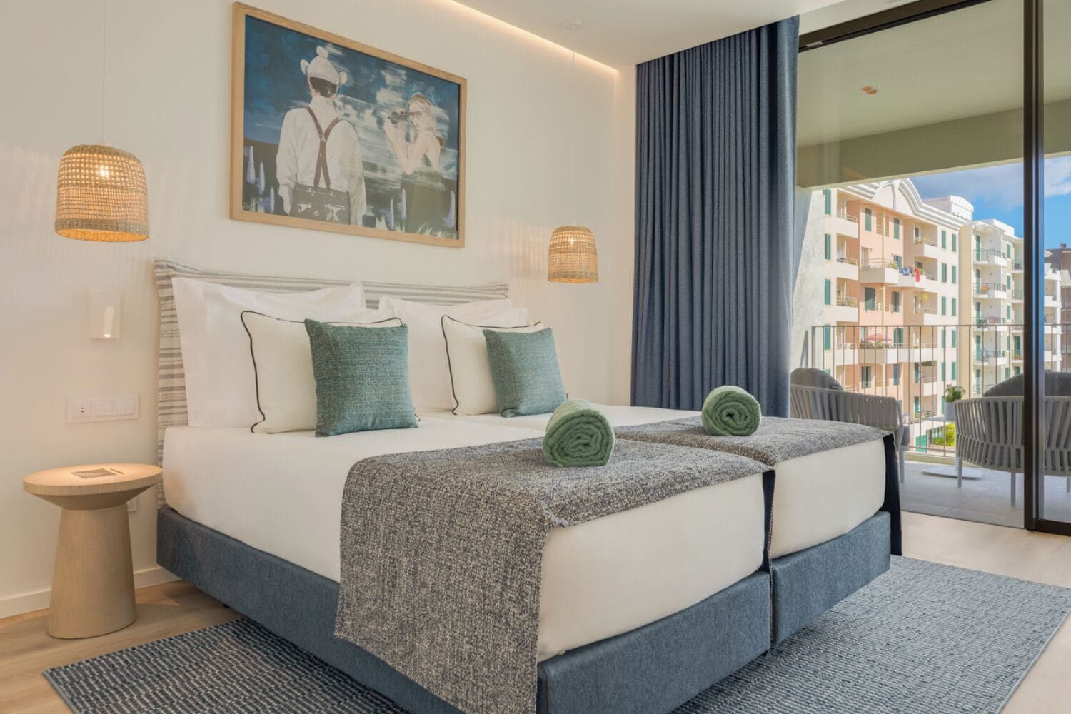 Twin Room | Minibar, in-room safe, blackout drapes, soundproofing