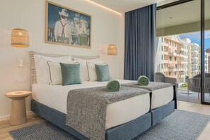 Twin Room | Minibar, in-room safe, blackout drapes, soundproofing - The Editory Ocean Way Funchal (Funchal)